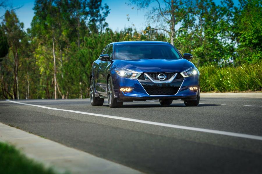  Nissan Maxima 2015 года  (фото 8 из 60)